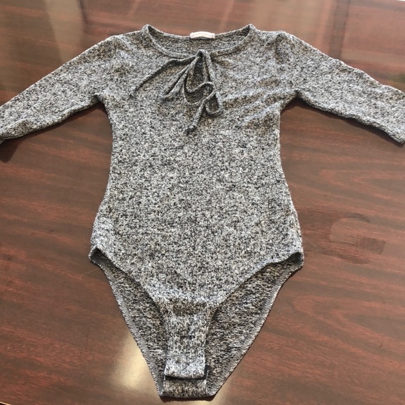 ⭐️2/25⭐️ FULL TILT Grey Bodysuit Size Small - Picture 2 of 6
